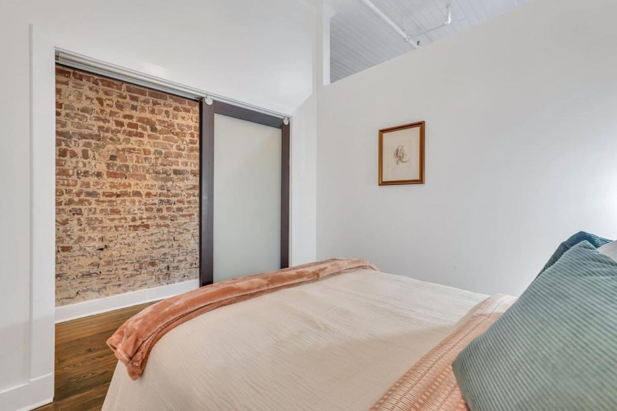 Apartment Broughton Bliss Loft- Market Plant Riverside Savannah